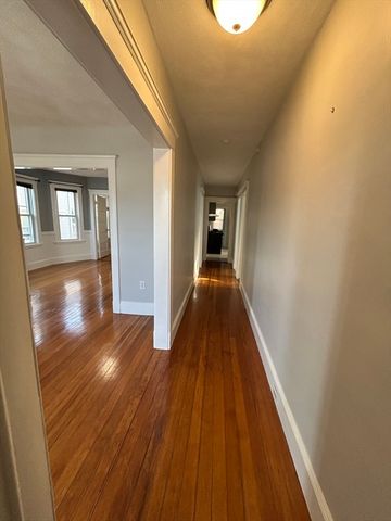 19 Oakland 19, Watertown, MA 02472