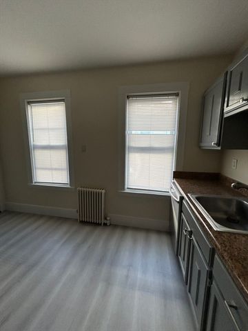 19 Oakland 19, Watertown, MA 02472
