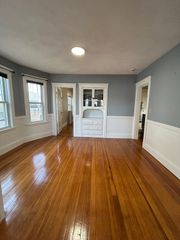 19 Oakland 19, Watertown, MA 02472