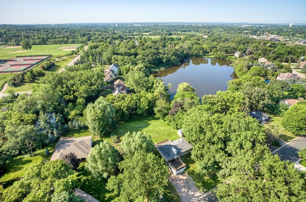 620 Callahan Place, Mendota Heights, MN 55118