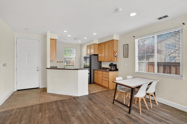 5 Outer Banks Pl, Sacramento, CA 95835