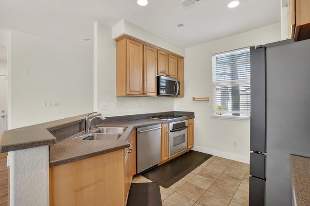 5 Outer Banks Pl, Sacramento, CA 95835