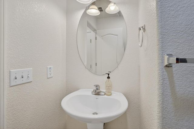 5 Outer Banks Pl, Sacramento, CA 95835