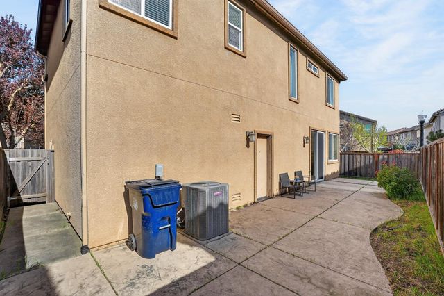 5 Outer Banks Pl, Sacramento, CA 95835