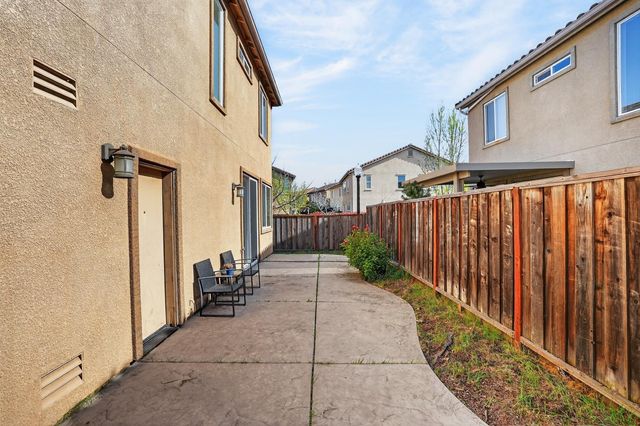 5 Outer Banks Pl, Sacramento, CA 95835