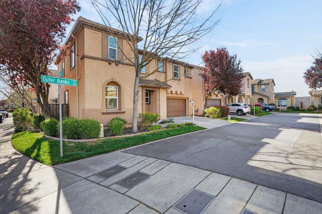 5 Outer Banks Pl, Sacramento, CA 95835