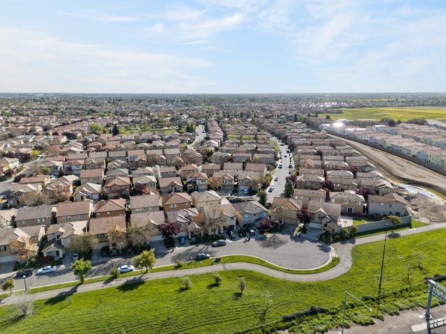 5 Outer Banks Pl, Sacramento, CA 95835