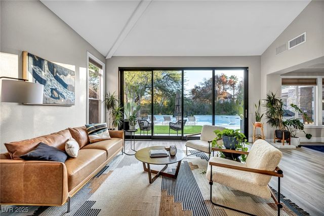 10755 Hobbiton Avenue, Las Vegas, NV 89135