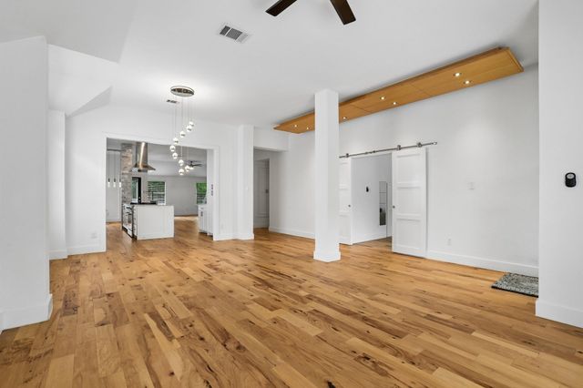 6220 Harrogate DR, Austin, TX 78759