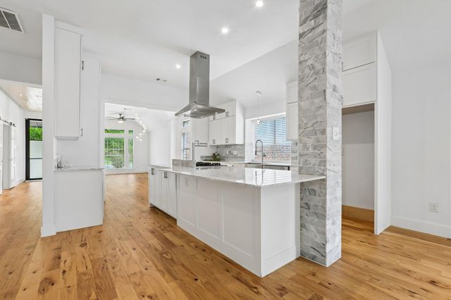 6220 Harrogate DR, Austin, TX 78759