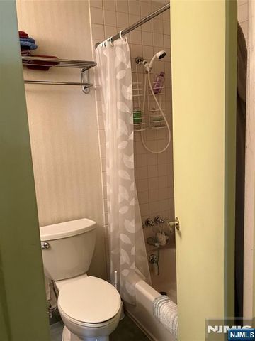 280 Prospect Avenue 11H, Hackensack, NJ 07601