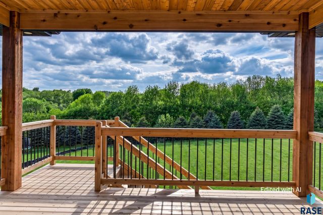 1207 S Stoakes Ave Avenue, Sioux Falls, SD 57110