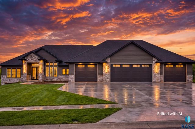 1207 S Stoakes Ave Avenue, Sioux Falls, SD 57110