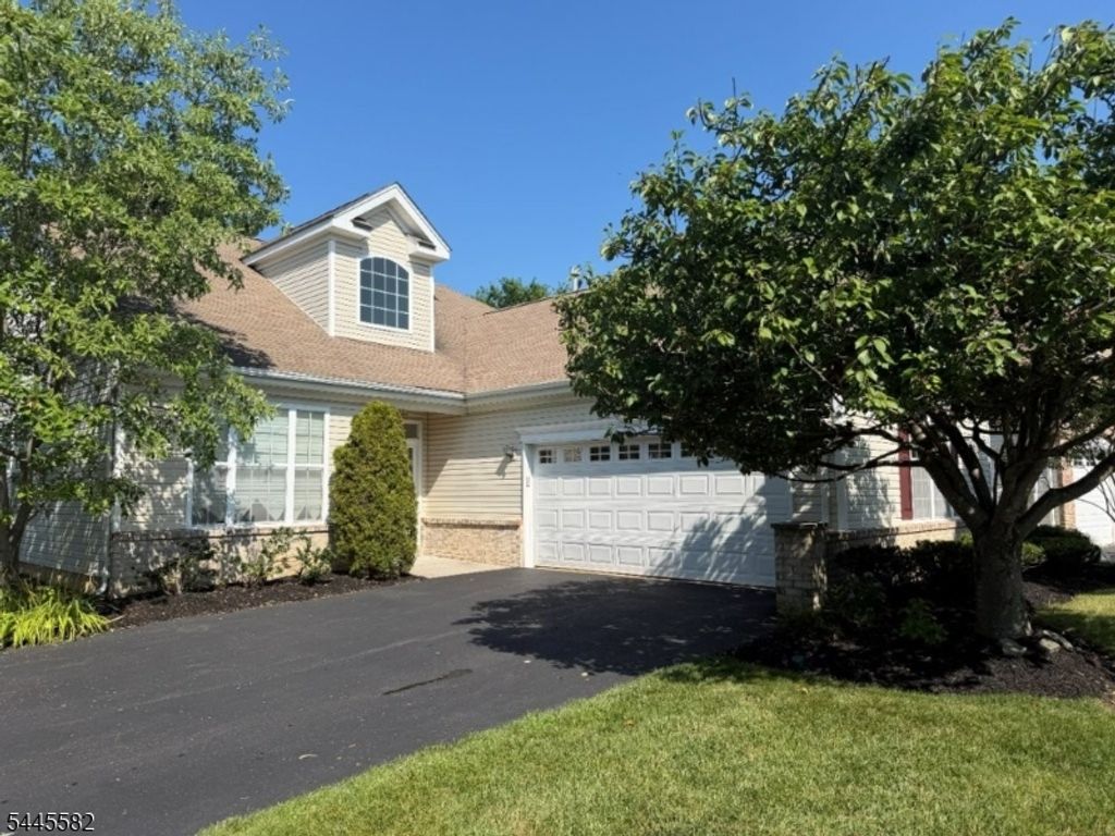 417 Melrose Way, Monroe Twp., NJ 08831