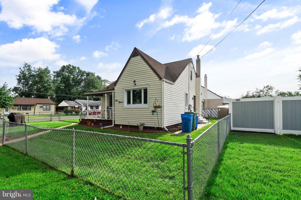512 GRANT AVE, CROYDON, PA 19021 — photo 4