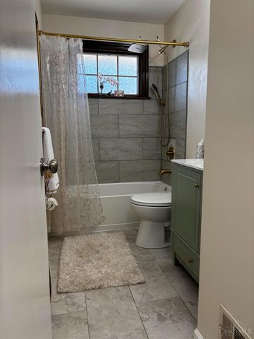 546 Brunswick Drive, Forest Park, OH 45240