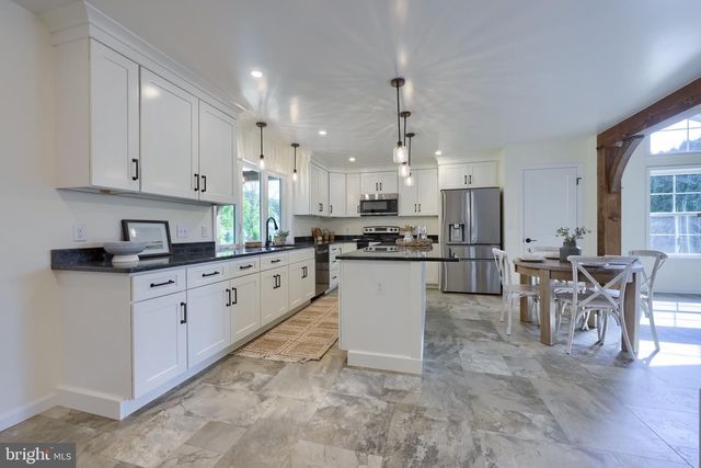 41 GARLOFF RD, Myerstown, PA 17067