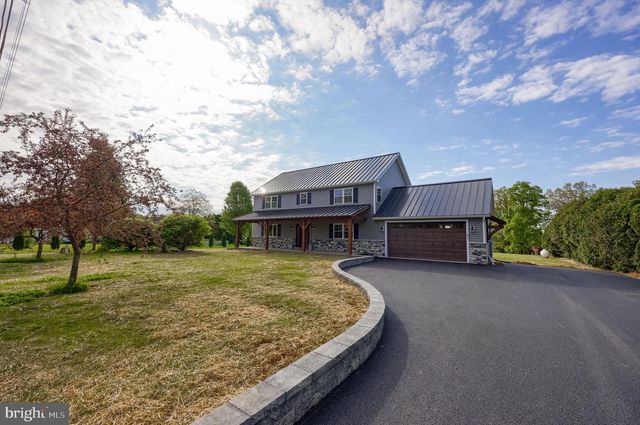 41 GARLOFF RD, Myerstown, PA 17067