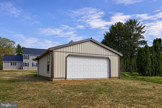 41 GARLOFF RD, Myerstown, PA 17067