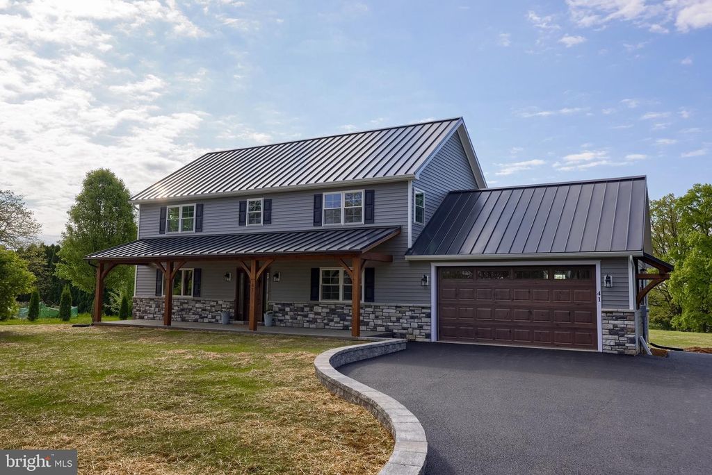 41 GARLOFF RD, Myerstown, PA 17067