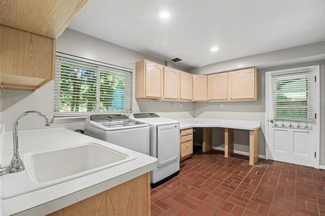 24900 N Cromwell Drive, Franklin, MI 48025