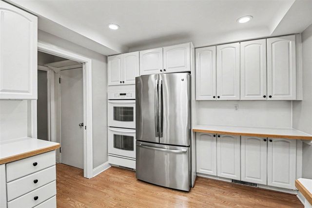 24900 N Cromwell Drive, Franklin, MI 48025