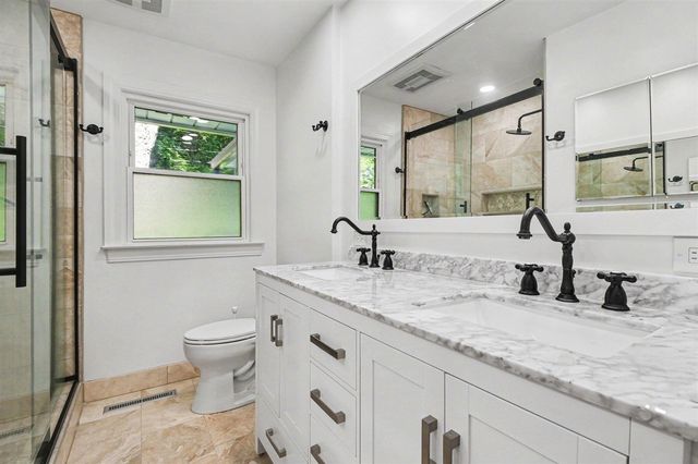 24900 N Cromwell Drive, Franklin, MI 48025