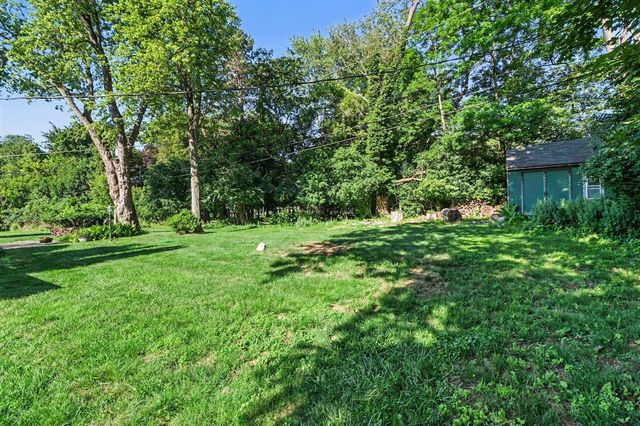 24900 N Cromwell Drive, Franklin, MI 48025