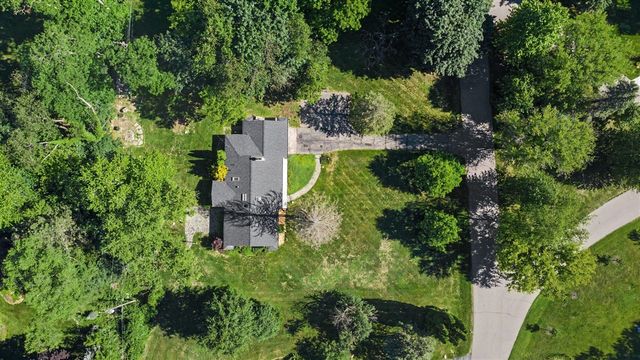 24900 N Cromwell Drive, Franklin, MI 48025