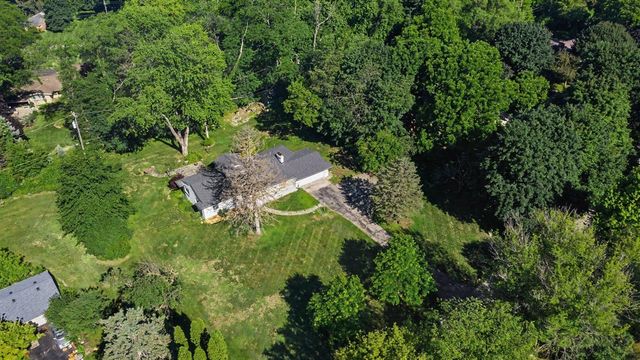 24900 N Cromwell Drive, Franklin, MI 48025