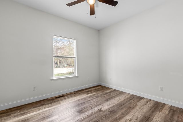 1213 N Chamberlain Avenue, Chattanooga, TN 37408