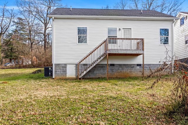 1213 N Chamberlain Avenue, Chattanooga, TN 37408