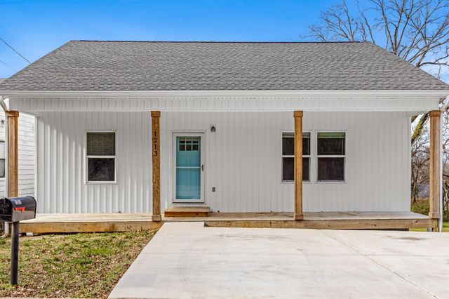 1213 N Chamberlain Avenue, Chattanooga, TN 37408