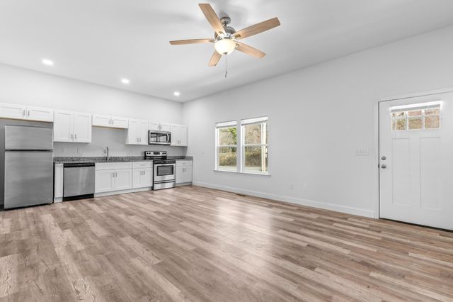 1213 N Chamberlain Avenue, Chattanooga, TN 37408