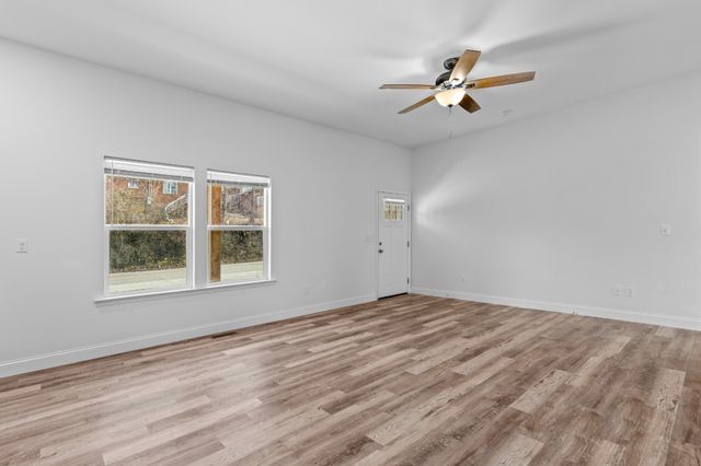 1213 N Chamberlain Avenue, Chattanooga, TN 37408