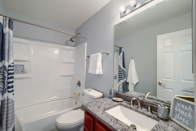 5630 Cambridge Way, Hanover Park, IL 60133