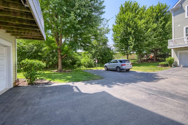 5630 Cambridge Way, Hanover Park, IL 60133