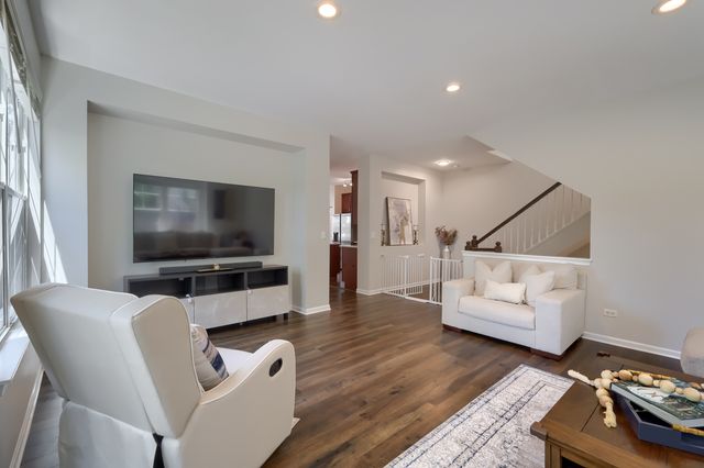 5630 Cambridge Way, Hanover Park, IL 60133