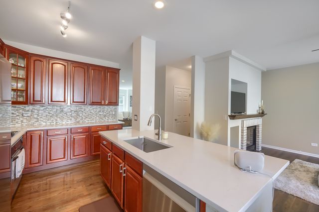 5630 Cambridge Way, Hanover Park, IL 60133