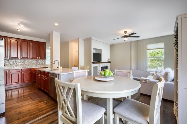 5630 Cambridge Way, Hanover Park, IL 60133