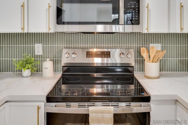 12575 Oaks North Dr. 220, San Diego, CA 92128