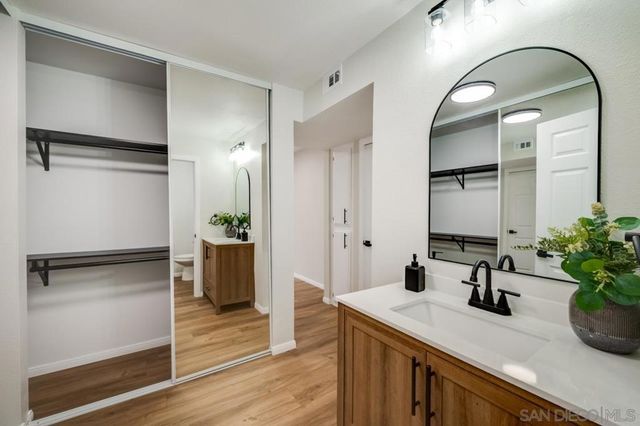 12575 Oaks North Dr. 220, San Diego, CA 92128