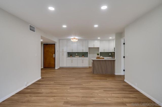 12575 Oaks North Dr. 220, San Diego, CA 92128