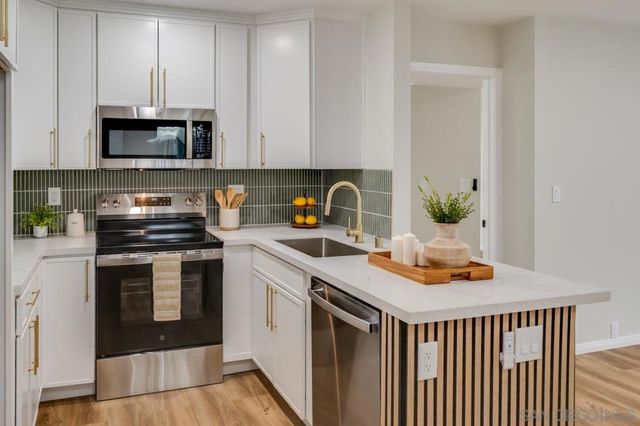 12575 Oaks North Dr. 220, San Diego, CA 92128