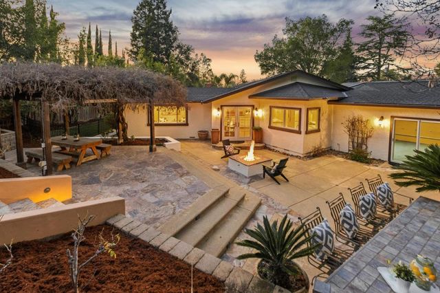 17246 Verdes Robles, Los Gatos, CA 95030