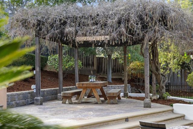 17246 Verdes Robles, Los Gatos, CA 95030