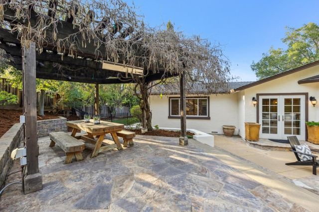 17246 Verdes Robles, Los Gatos, CA 95030