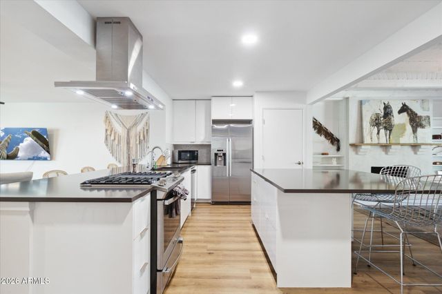 4113 E GLENROSA Avenue, Phoenix, AZ 85018