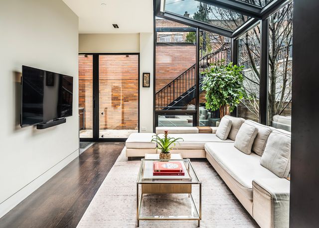 2249 N Burling Street, Chicago, IL 60614