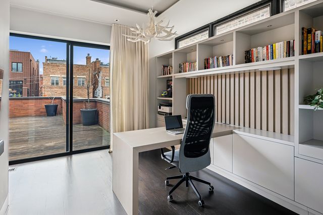 2249 N Burling Street, Chicago, IL 60614